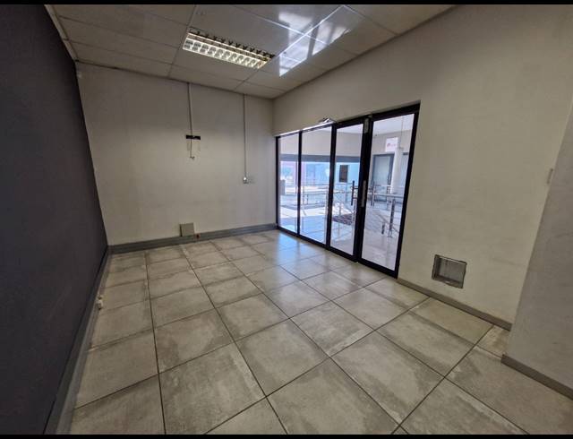 133M² OFFICE TO LET IN BARTLETT